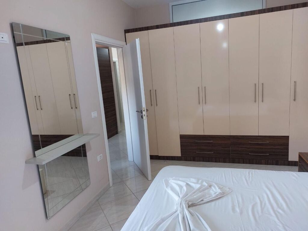 Apartament për qira afatgjatë Lungomare Vlora