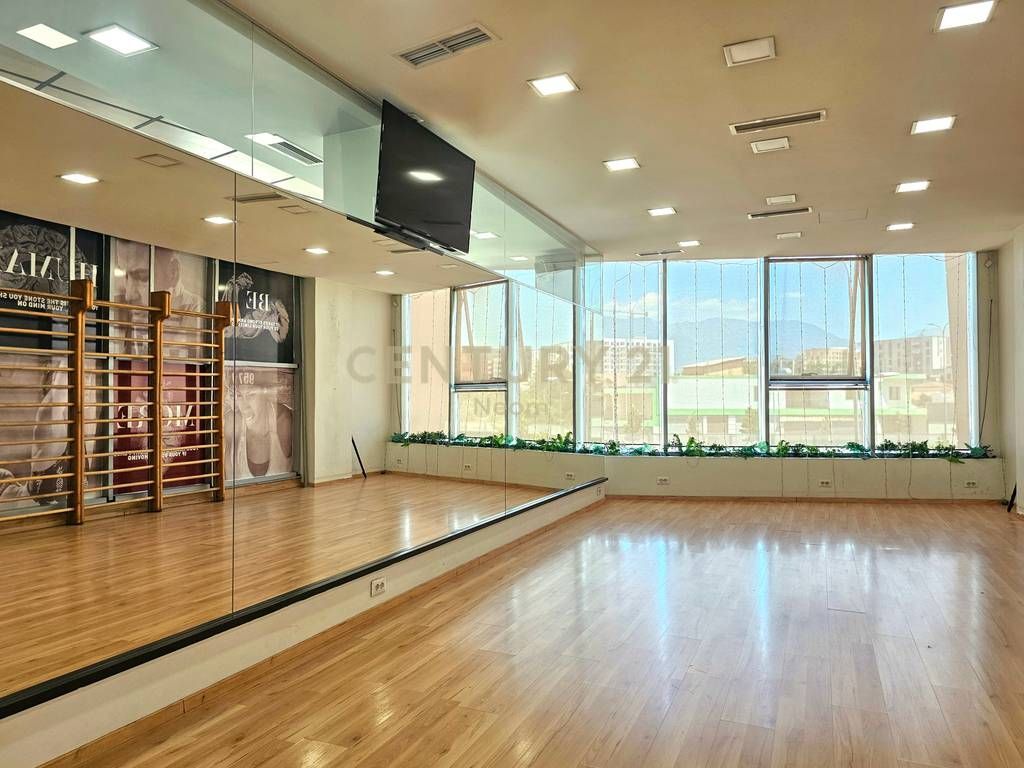 Commercial Space for Rent in Astir
