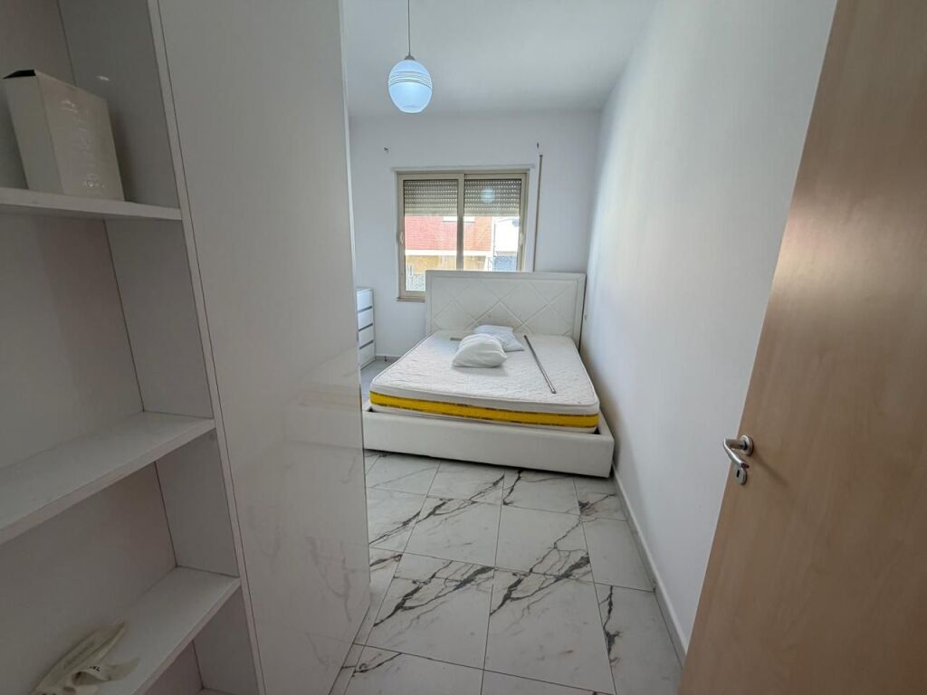 For rent 2+2 lake that furnished elevator also for arbnb 70000 lek
