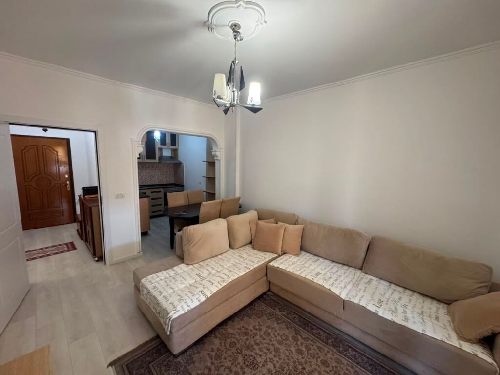 2+1 Apartment for rent – Near Globe / Kavajës Street !
