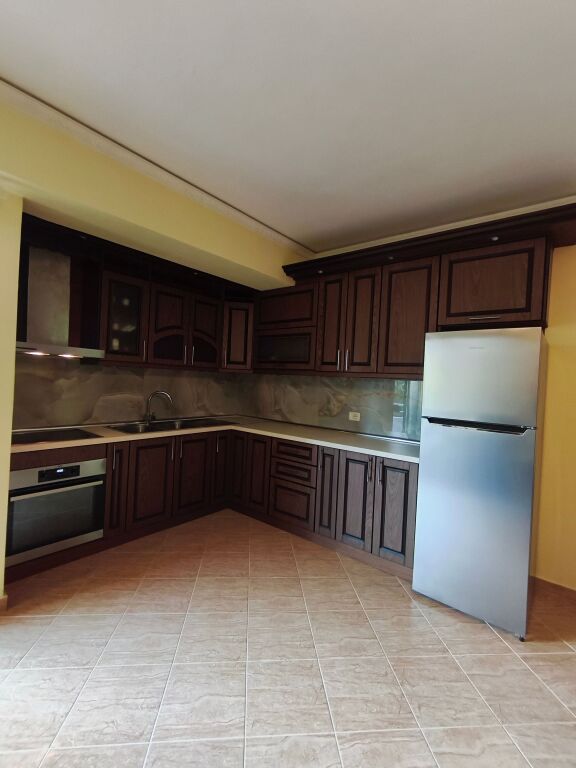 Apartament 2+1 me Qira në Rrotën e Kuqe, Durrës – Pranë Plazhit dhe Qendrës