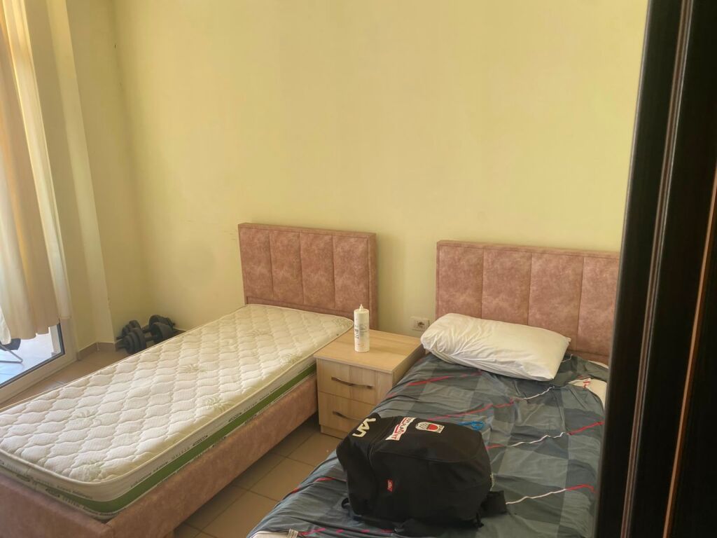 🏡 JEPET ME QIRA – APARTAMENT 2+1 💰 Çmimi: 50,000 Lekë/muaj