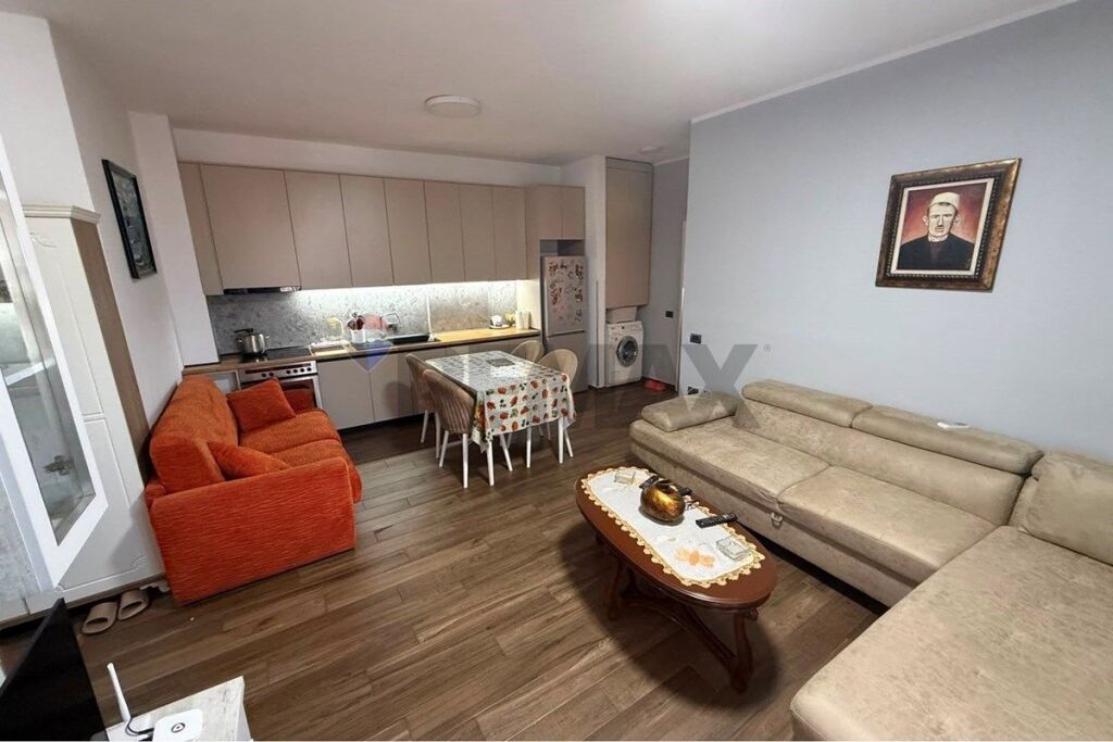 Apartament 1+1 me qera Kthesa Kamzes
