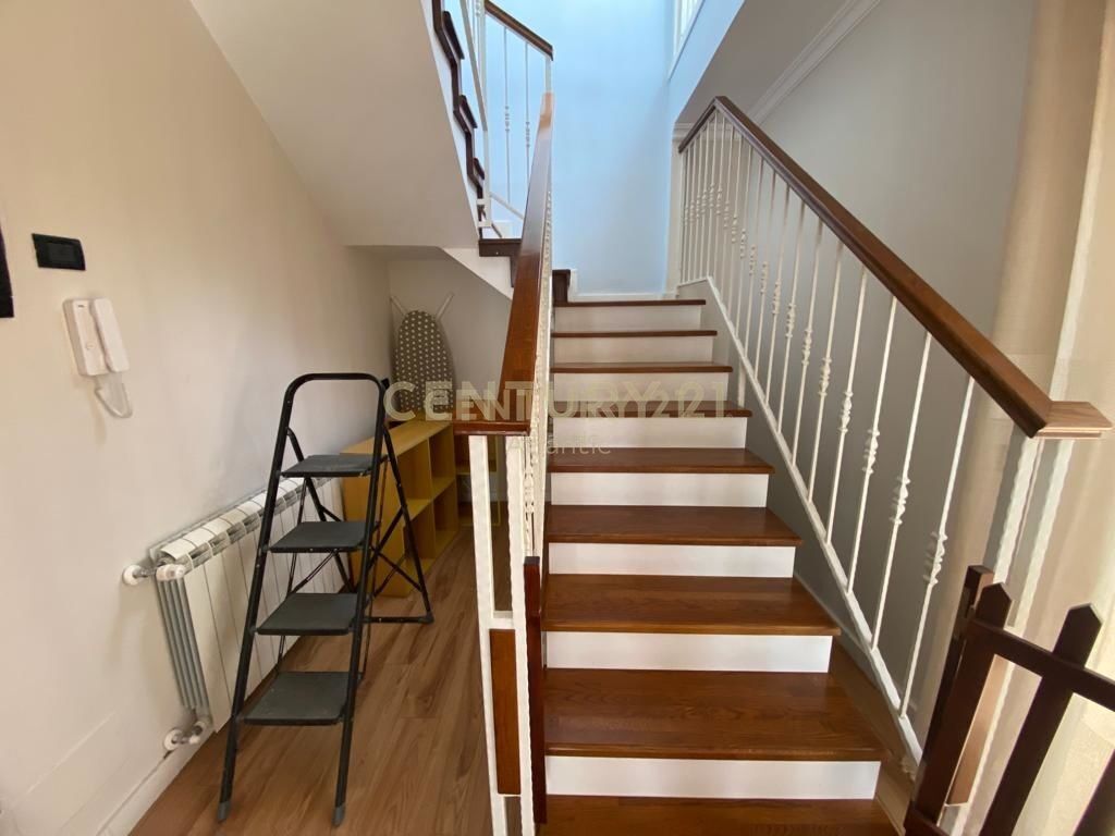 Duplex 2+1 me Pamje Deti me Qira – Rrota e Kuqe, Plazh, Durrës