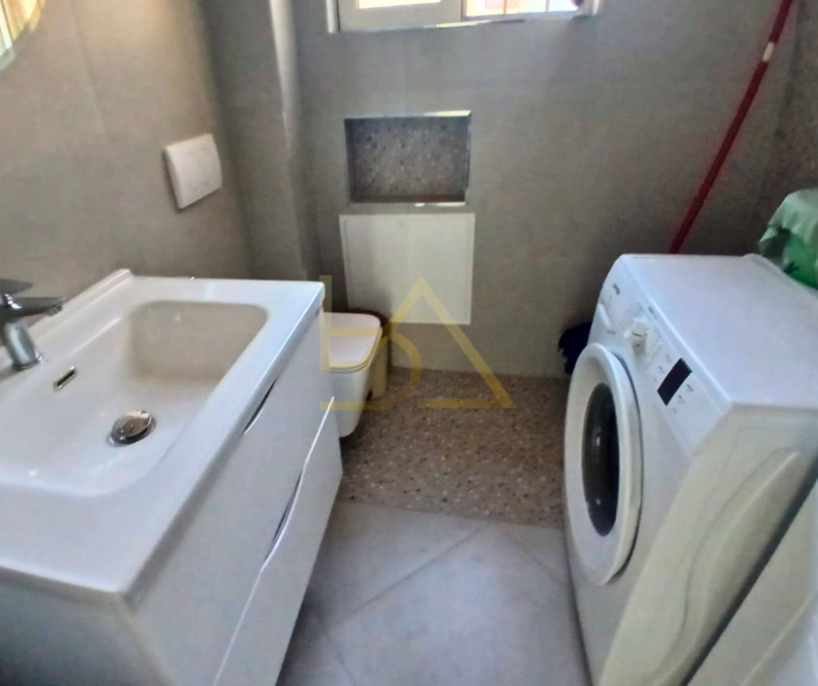 JEPET ME QIRA APARTAMENT 2+1 – RRUGA MINE PEZA, TIRANË