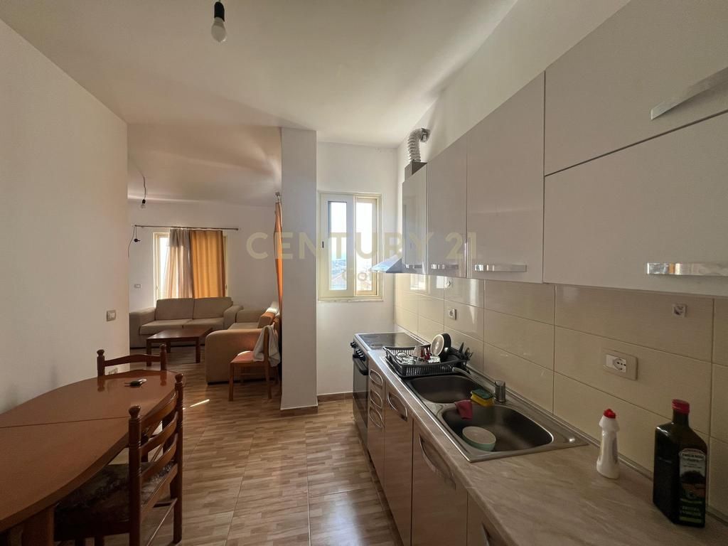 JAPIM ME QIRA APARTAMENT 2+1 TEK KODRA E PRIFTIT!!