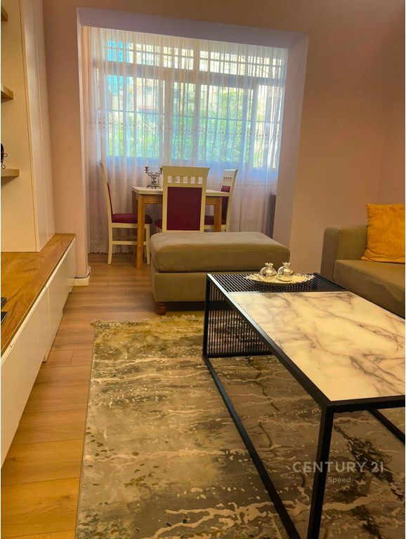 Apartament 3+1 + post parkimi te perfshire me qira tek Tregu Elektrik!