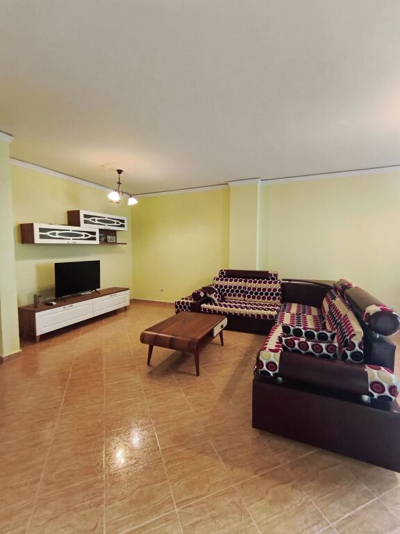 Apartament 2+1 me Qira në Rrotën e Kuqe, Durrës – Pranë Plazhit dhe Qendrës
