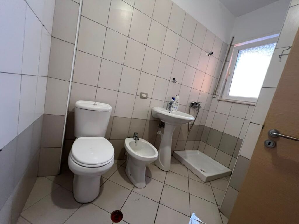 Jepet apartament me qera 2+1