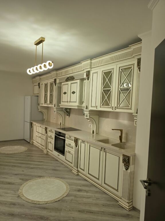 🏡 Appartamento 2+1 in affitto  📍 Yzberisht, vicino a Grand Gallery   🏢 3° piano (con ascensore)  🛋️ Arredato  📐 Superficie: 95 m² 💰 Prezzo: 50.000 Lek/mese