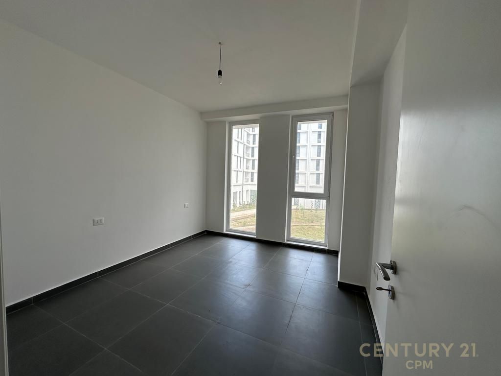 Apartament 3+1 Per Zyre Me Qira Rruga 5 Maji