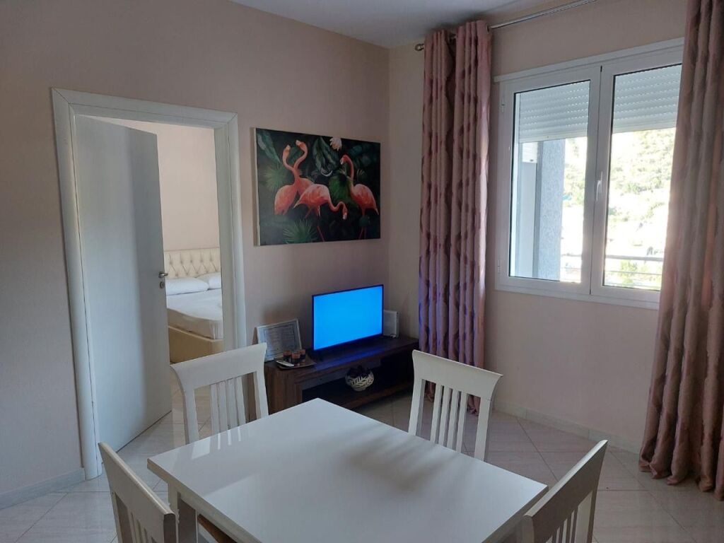 Apartament për qira afatgjatë Lungomare Vlora