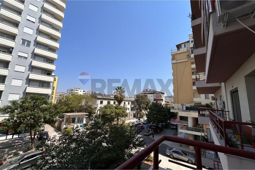 🏡 APARTMENT 2+1 FOR RENT – VLORË