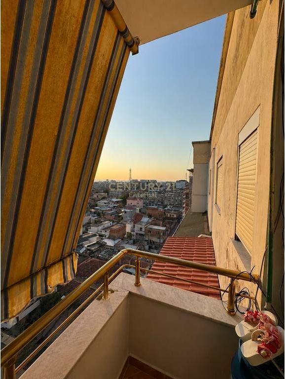 Xhamlliku - For sale 2+1 75m2 Apartment With Elevator 9th Floor Near SPAR