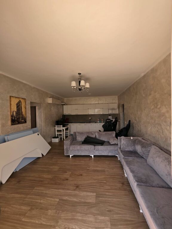 🏡 **AFFITTASI APPARTAMENTO 2+1+2**💰 **Prezzo: 60.000 Lek/mese**