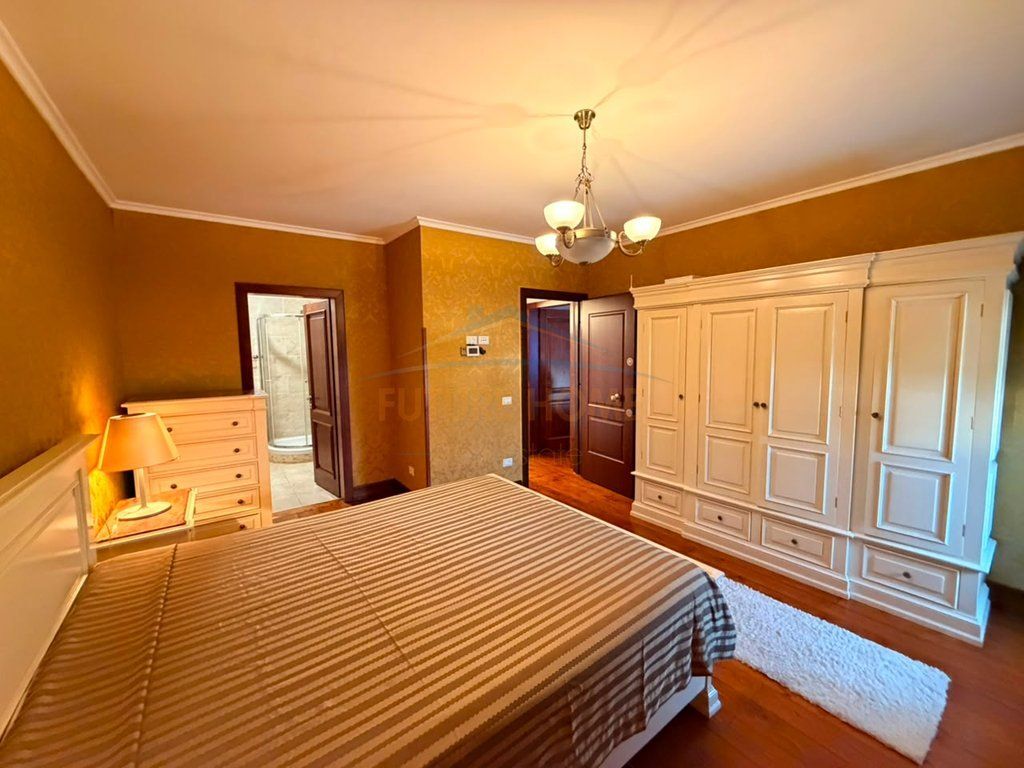 Qira, Apartament 4+1+3, Blloku, Tiranë