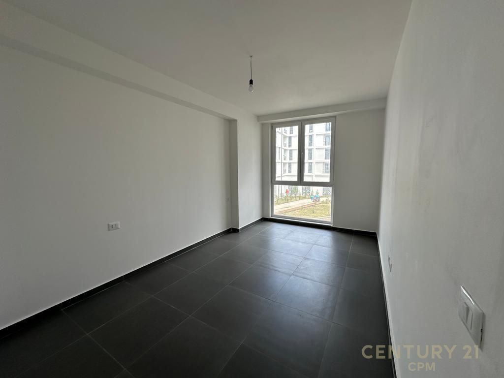 Apartament 3+1 Me Qira Rruga 5 Maji