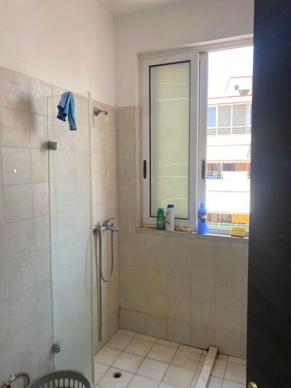 🏡 JEPET ME QIRA – APARTAMENT 2+1 💰 Çmimi: 50,000 Lekë/muaj
