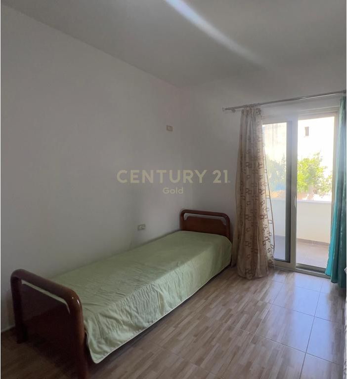 JAPIM ME QIRA APARTAMENT 2+1 TEK KODRA E PRIFTIT!!