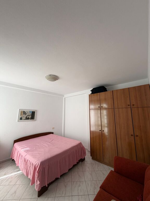 Jepet me Qera Apartament 1+1 ne Plazh Iliria
