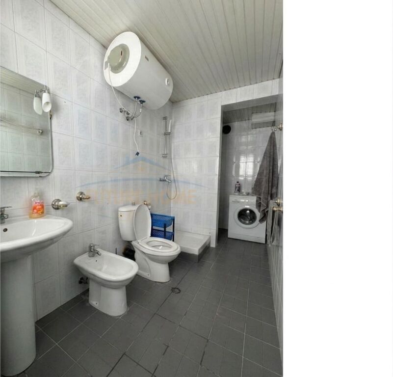 Qira, Apartament 2+1+2, Rruga Fortuzi, Tiranë
