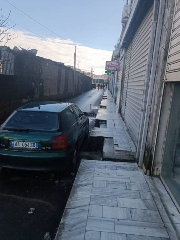 SHOP 60m FOR RENT - ASTIR, TIRANA