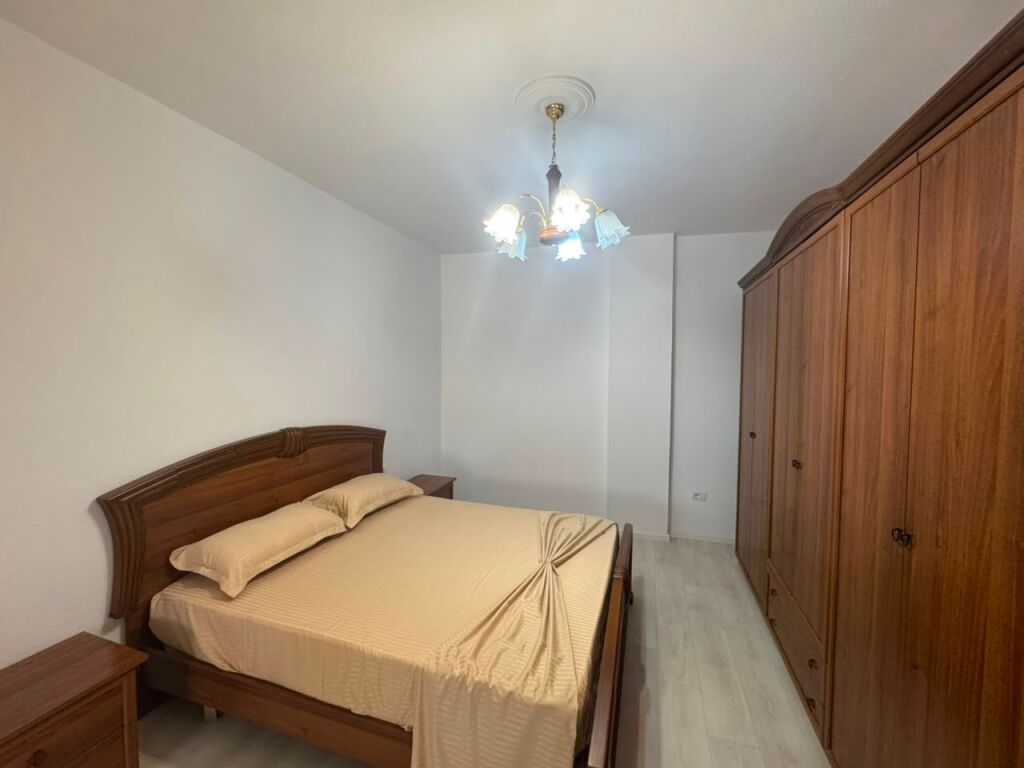 2+1 Apartment for rent – Near Globe / Kavajës Street !