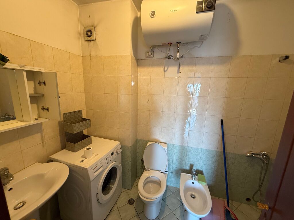 Shitet, Apartament 1+1,Laprakë,Tiranë