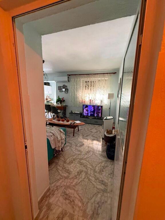 1+1, 2nd floor existing, Elbasan street, 500 thousand lek