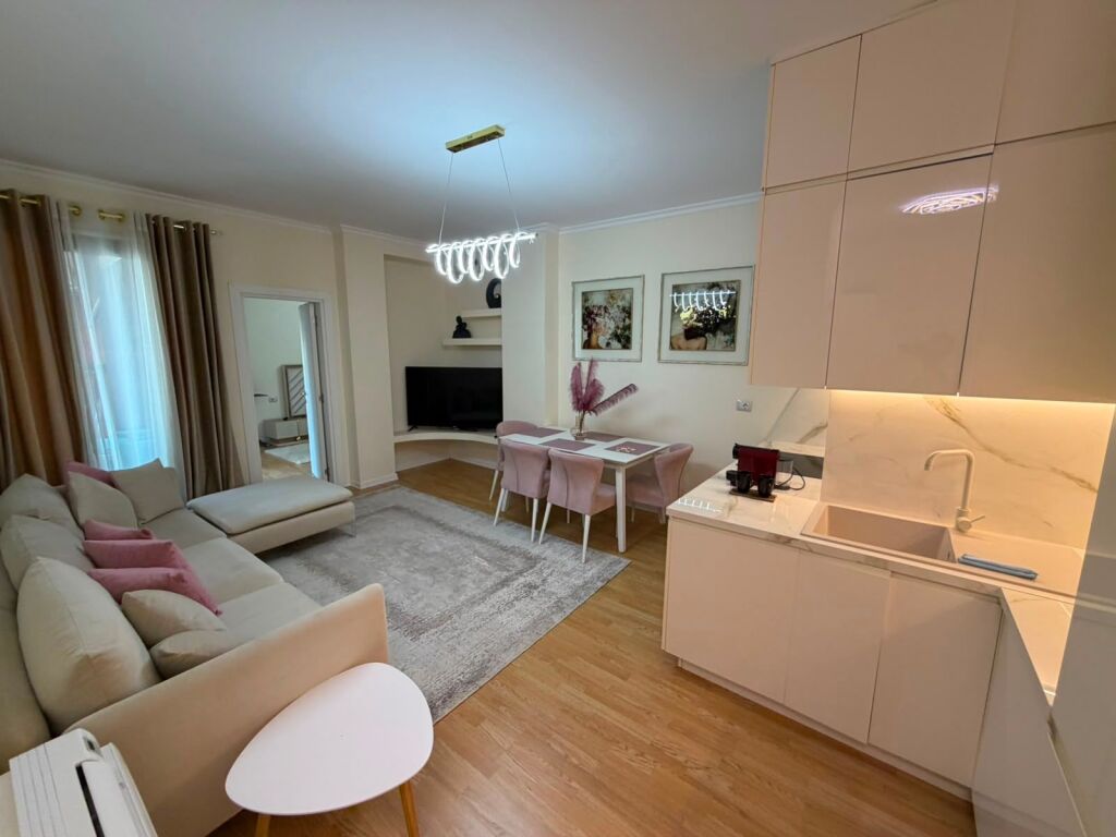 🚪Jepet me qera Apartament 2+1+2  📍Adresa : Rruga e Kosovareve 💶Cmimi 1200€