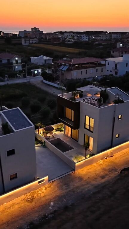 Vila Ekskluzive ne shitje ne “Orange privè residence “ne zemer te plazhit te  Spillese ,600 m nga deti