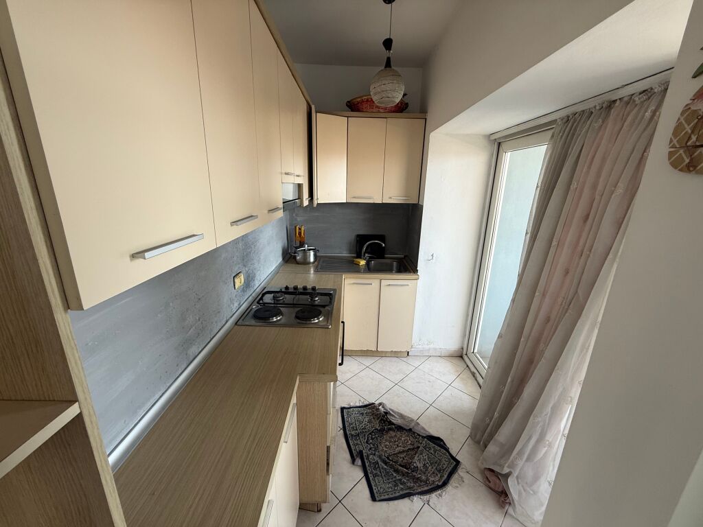 Shitet, Apartament 1+1,Laprakë,Tiranë