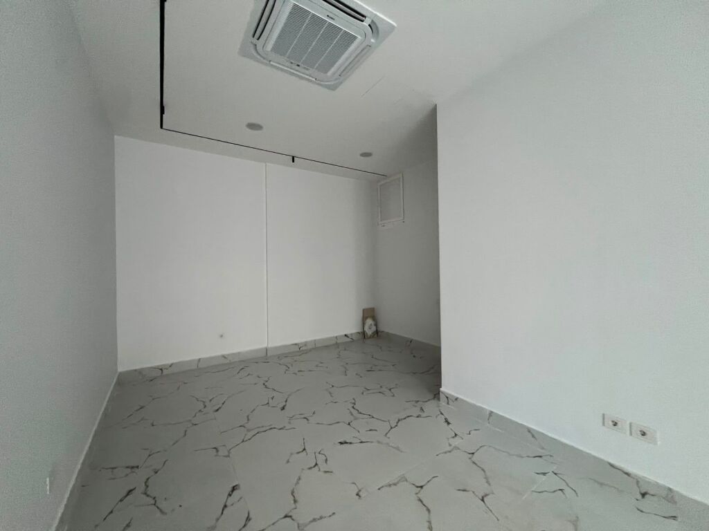 Dyqan për Shitje – Donika Center, Rruga “Mine Peza”, Tiranë(530581008-169)