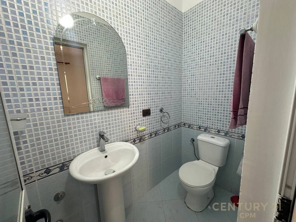 Qira, Apartament 2+1+2 per Zyra tek Garda