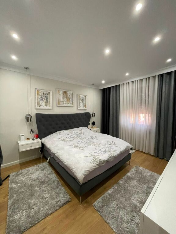 Apartament 2+1 per qera Siri Kodra !