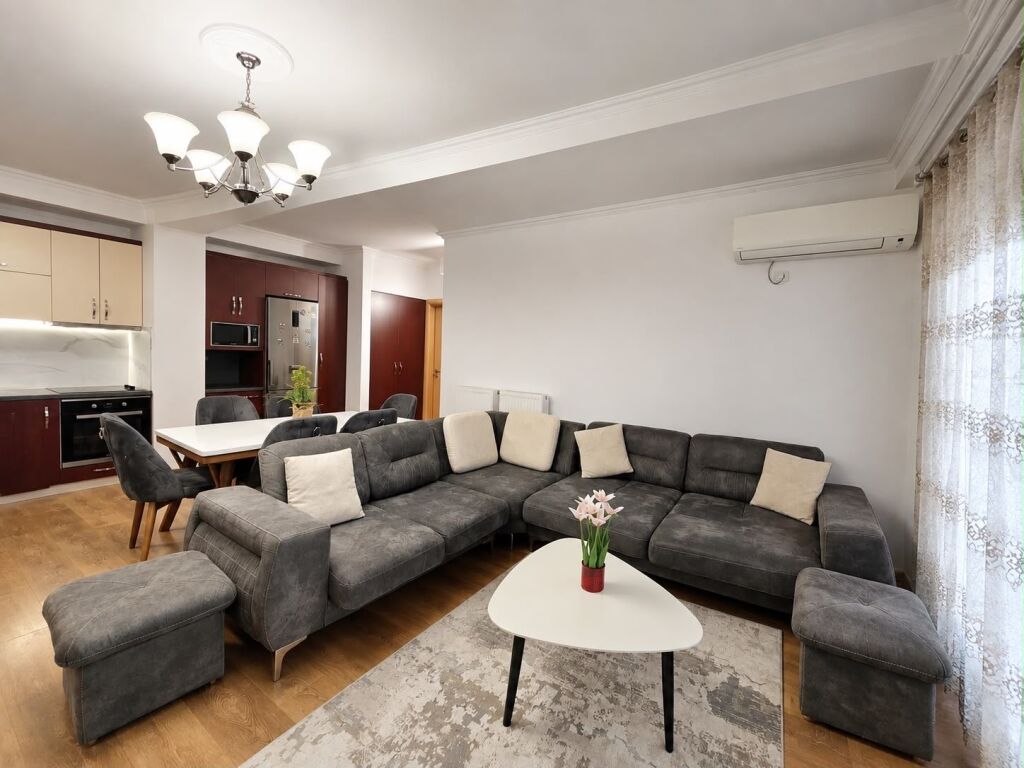 For rent 2+1+1 Botanical Garden 65,000 lek