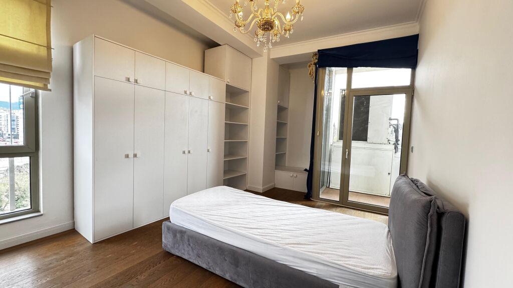 Apartament 4+1 me qira tek Garda!