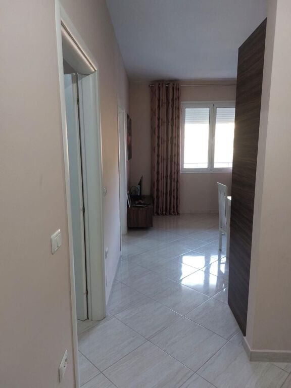 Apartament për qira afatgjatë Lungomare Vlora