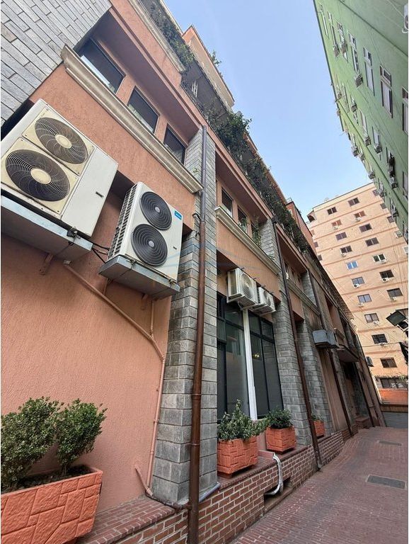 In affitto, Appartamento 2+1+2 Blloku, Tirana.
