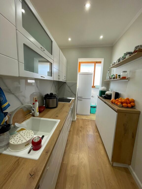 Apartament 2+1 per qera Siri Kodra !