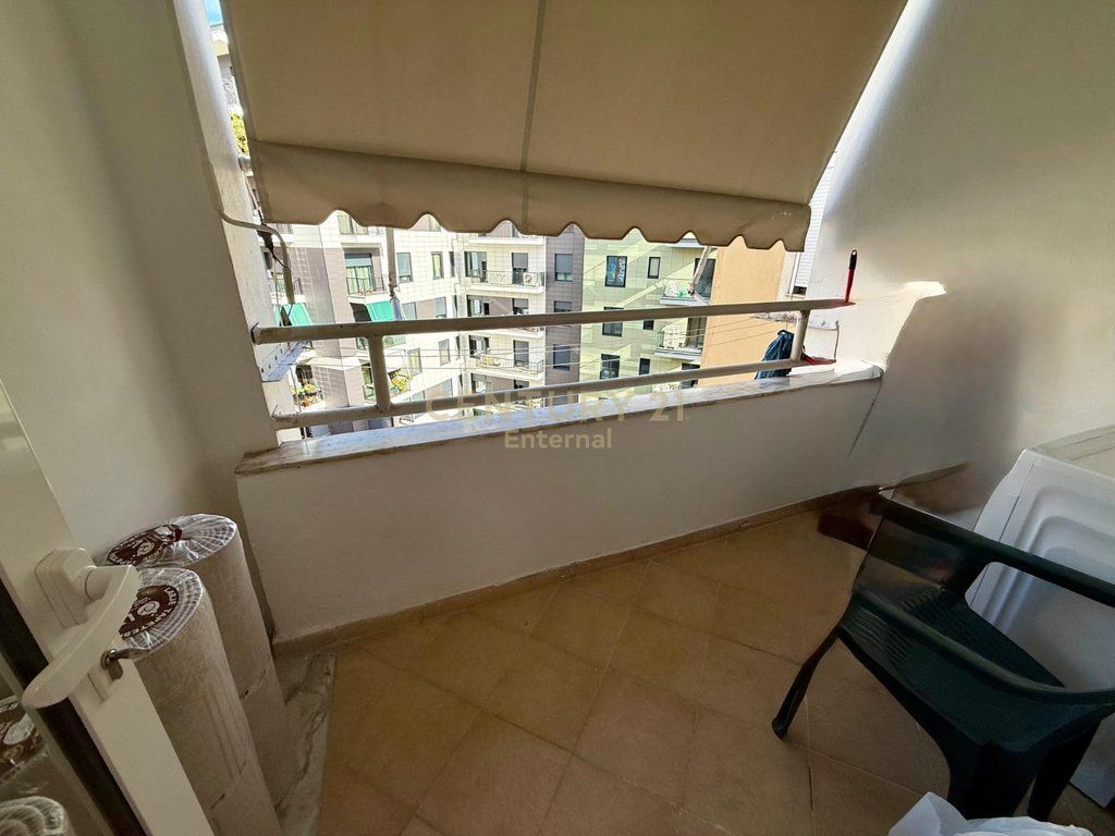 Apartament 1+1 me Qira te Rruga Kosovareve