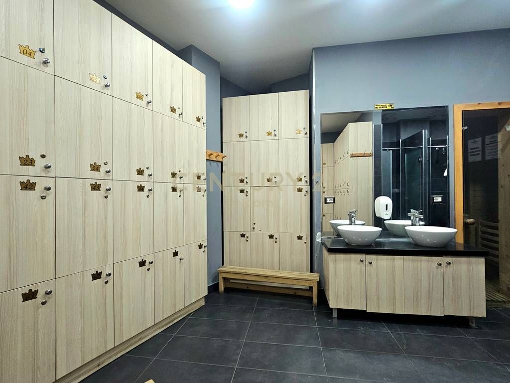 Commercial Space for Rent in Astir