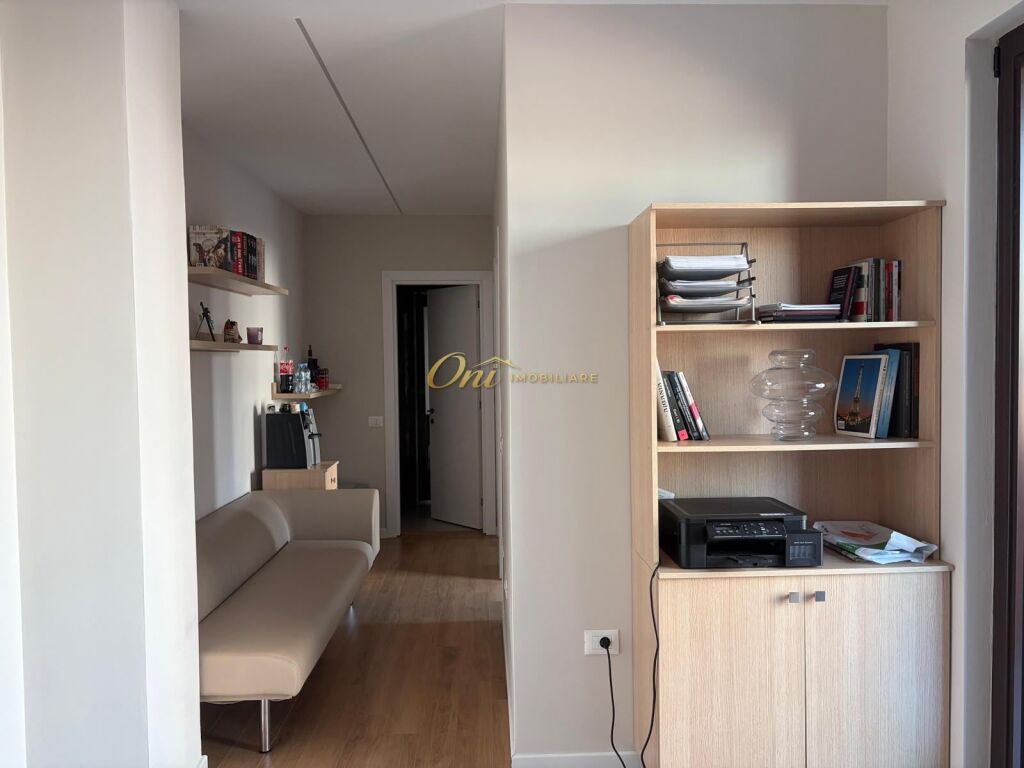 LOCALE UFFICIO IN AFFITTO, VIA MYSLYM SHYRI