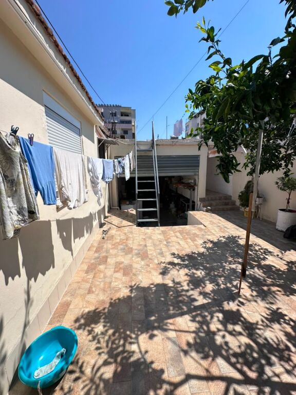 AFFITTASI CASA PRIVATA VICINO AL MATERNITÀ, DURRËS