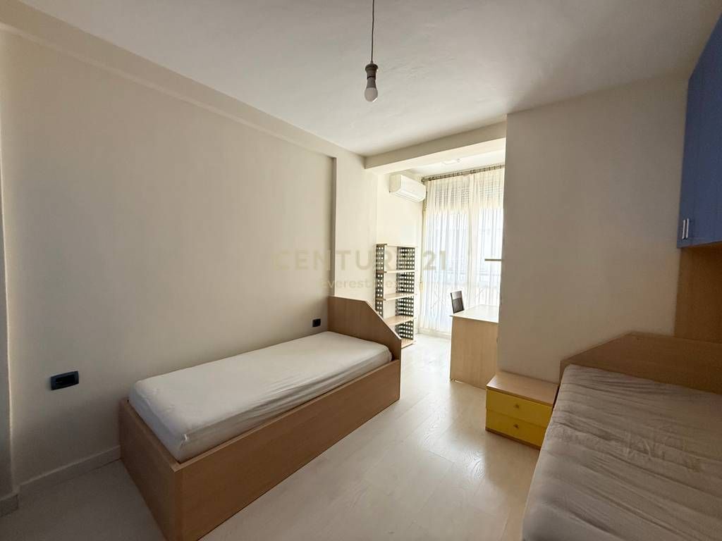 VASIL SHANTO - APARTAMENT 2+1 PER QIRA!