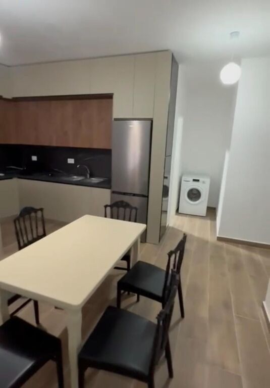 Shitet apartament 2+1 tek Kompleksi Jolla , Astir , Yzberisht .