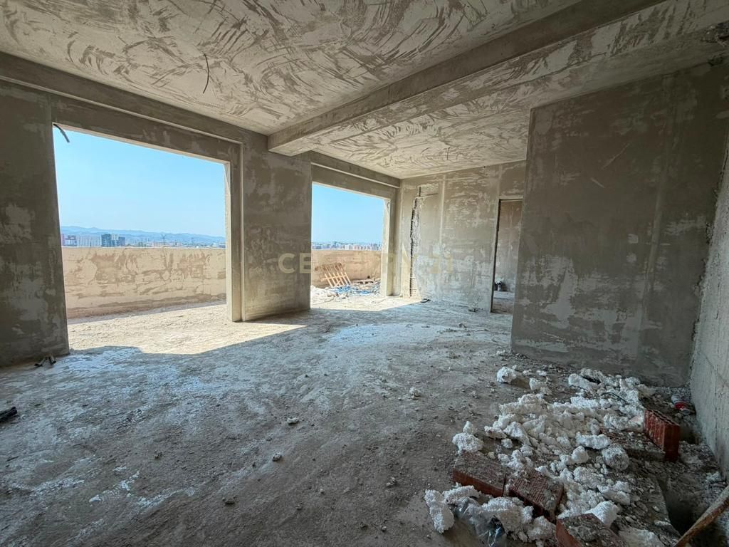 Shitet Apartament 2+1+ Verand 5 Maj