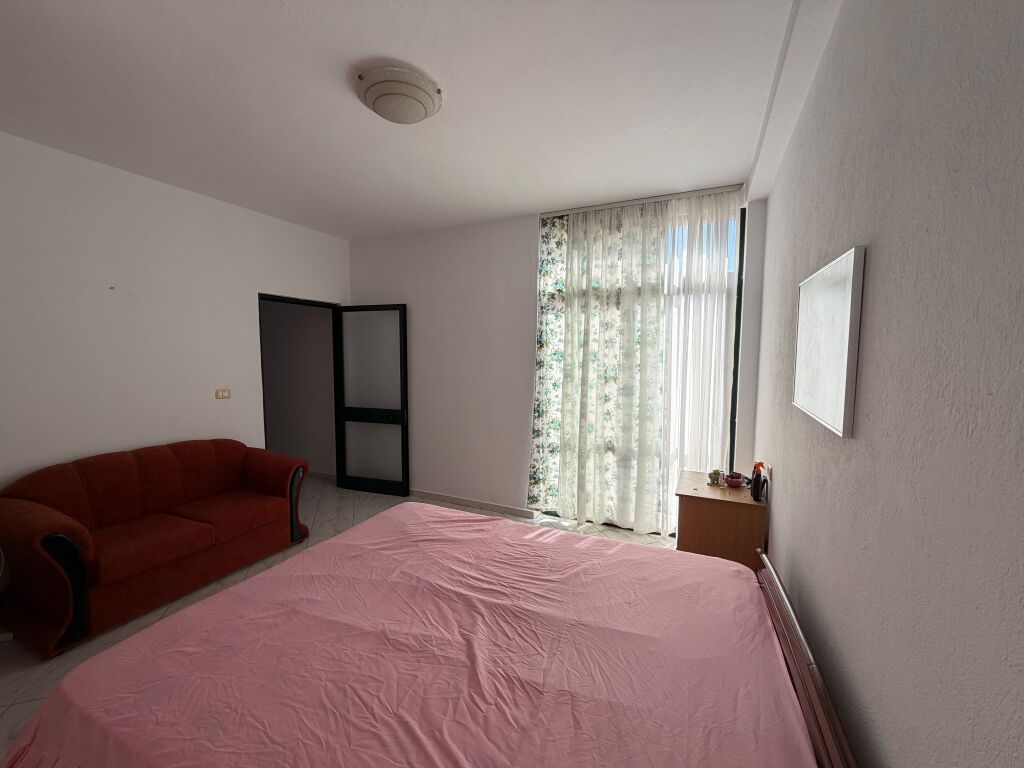 Jepet me Qera Apartament 1+1 ne Plazh Iliria
