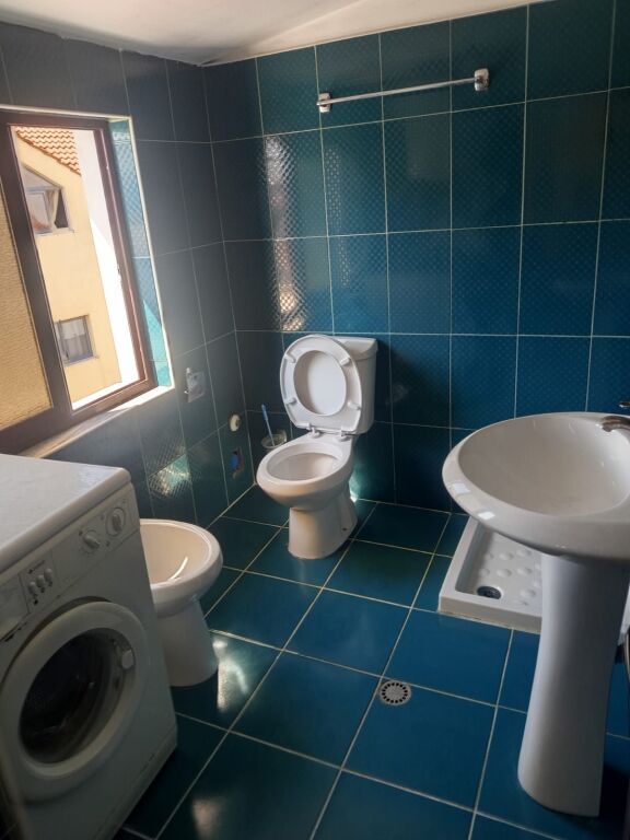 GARSIONERE 33000 LEKE.FAKULTETI EKONOMIK