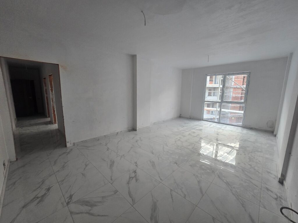 Tre Appartamenti 2+1+2 Con Balcone | In Vendita | Lago Secco